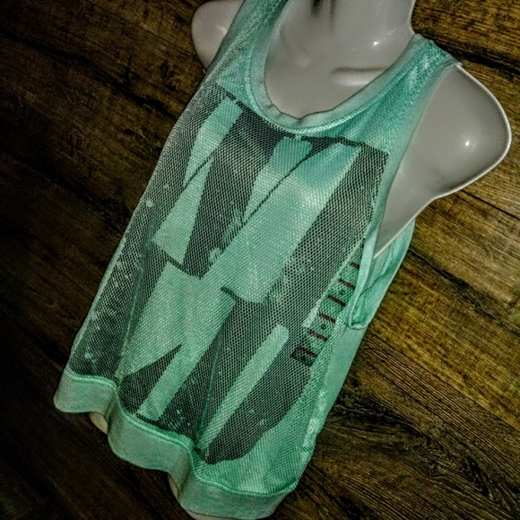Seventeen Top Size L Active Wear Graphic Tank - Picture 4 of 7